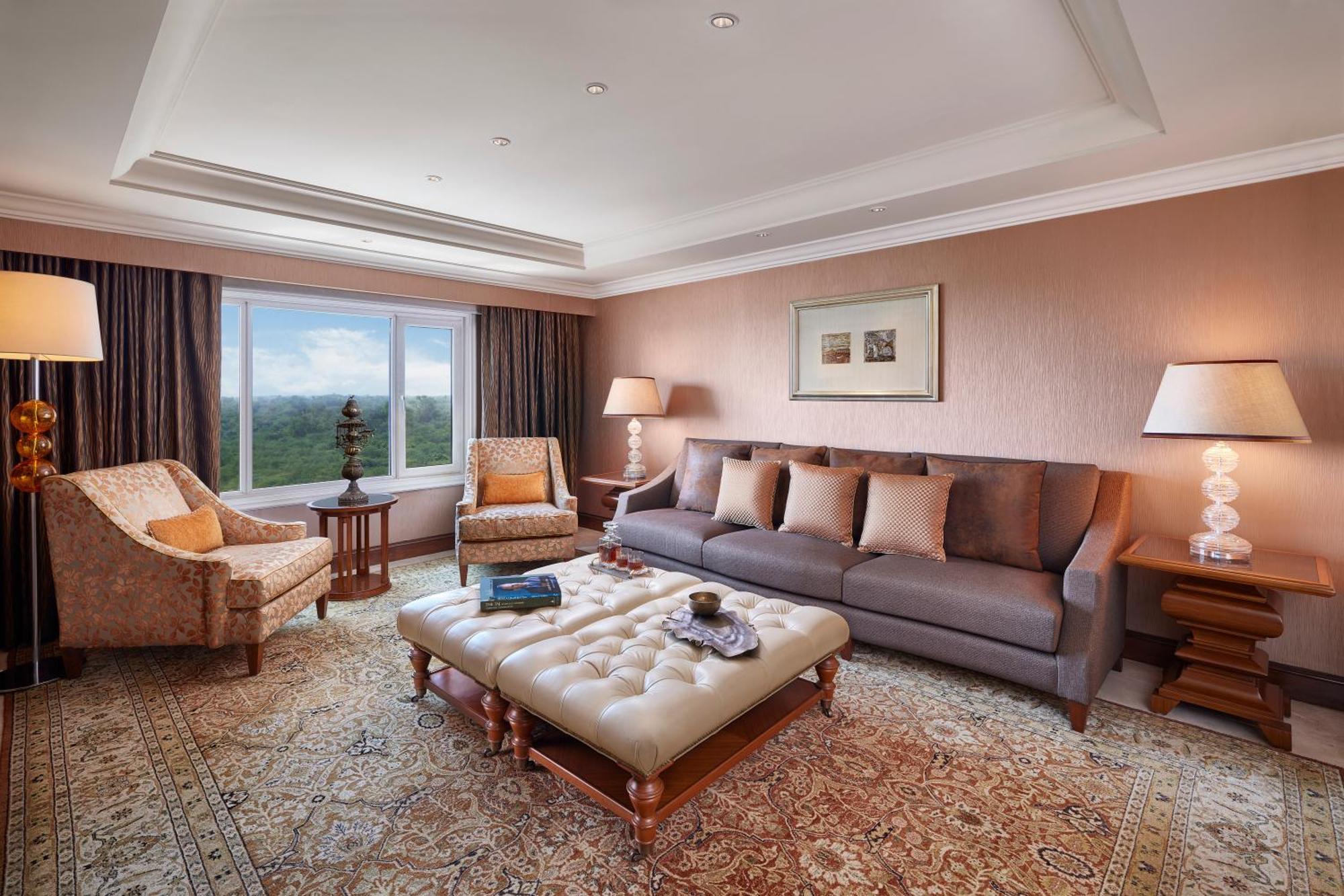 Taj Palace, Neu-Delhi Exterior foto Living room of a suite