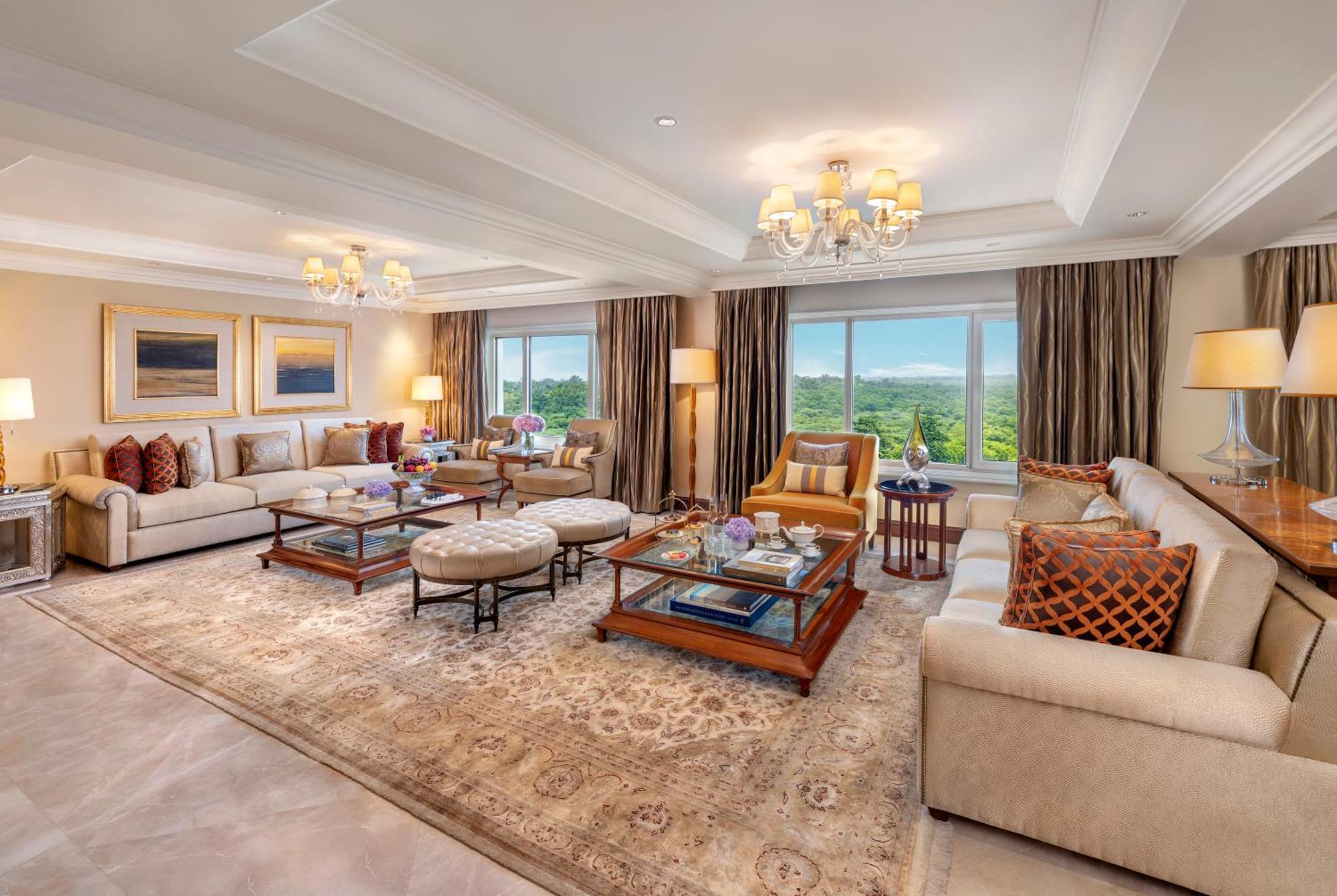 Taj Palace, Neu-Delhi Exterior foto A living room at The Ritz-Carlton, Delhi Aerocity